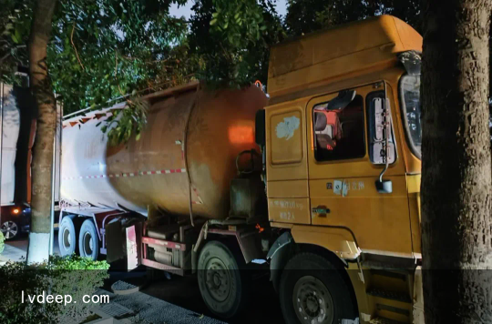 向排水管網傾倒泥漿被抓現行（居然可以這樣）