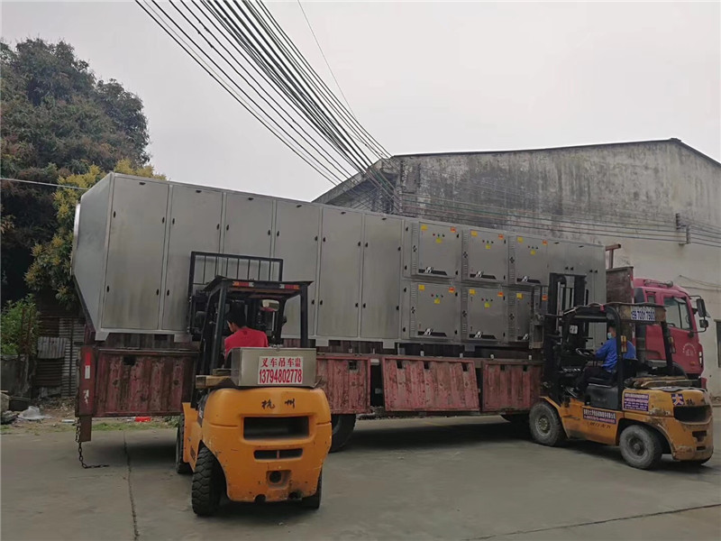 UV+活性炭一體機裝車發(fā)貨