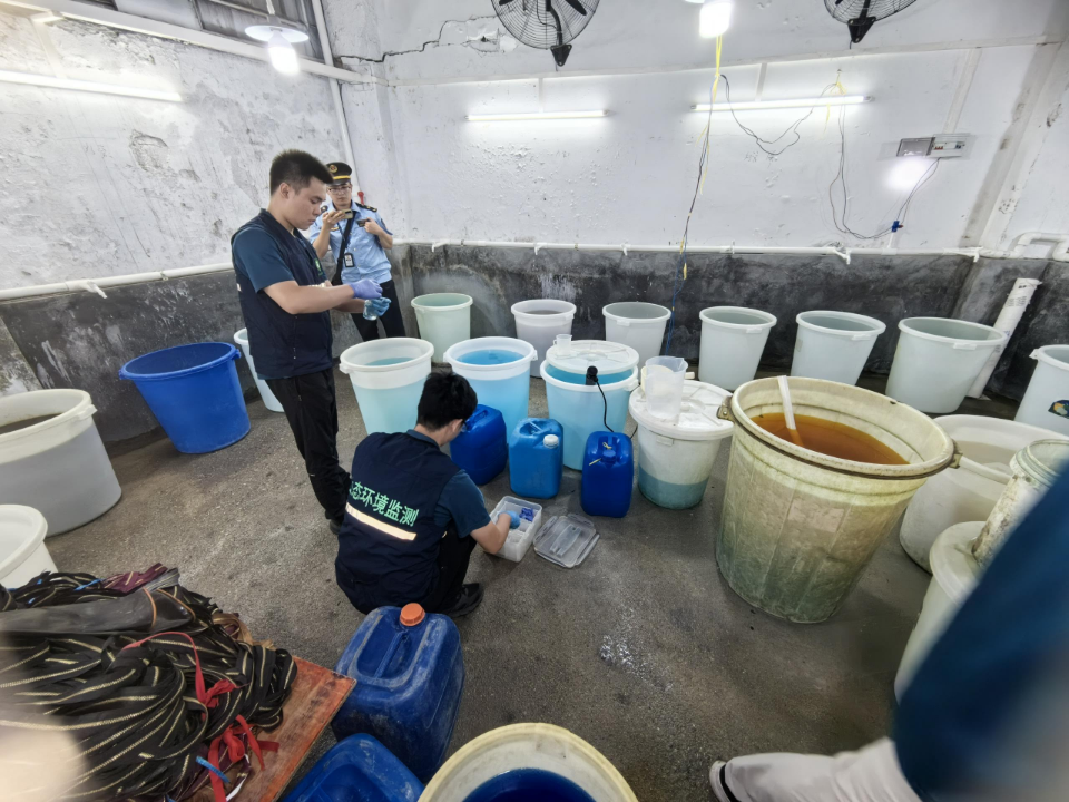 現(xiàn)場(chǎng)采樣監(jiān)測(cè).jpg